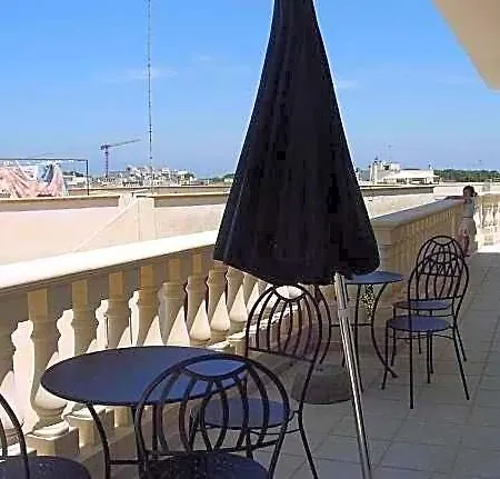 Striari Bed & Breakfast 3*